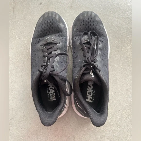 Hoka Clifton’s - Picture 3 of 5